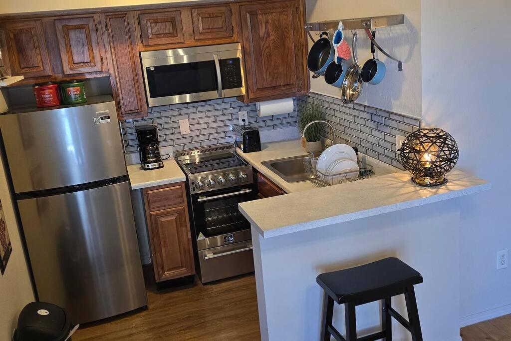Cozy Updated Cove Of Heaven, 5Mins To Lake Hefner! โอคลาโฮมาซิตี้ ภายนอก รูปภาพ