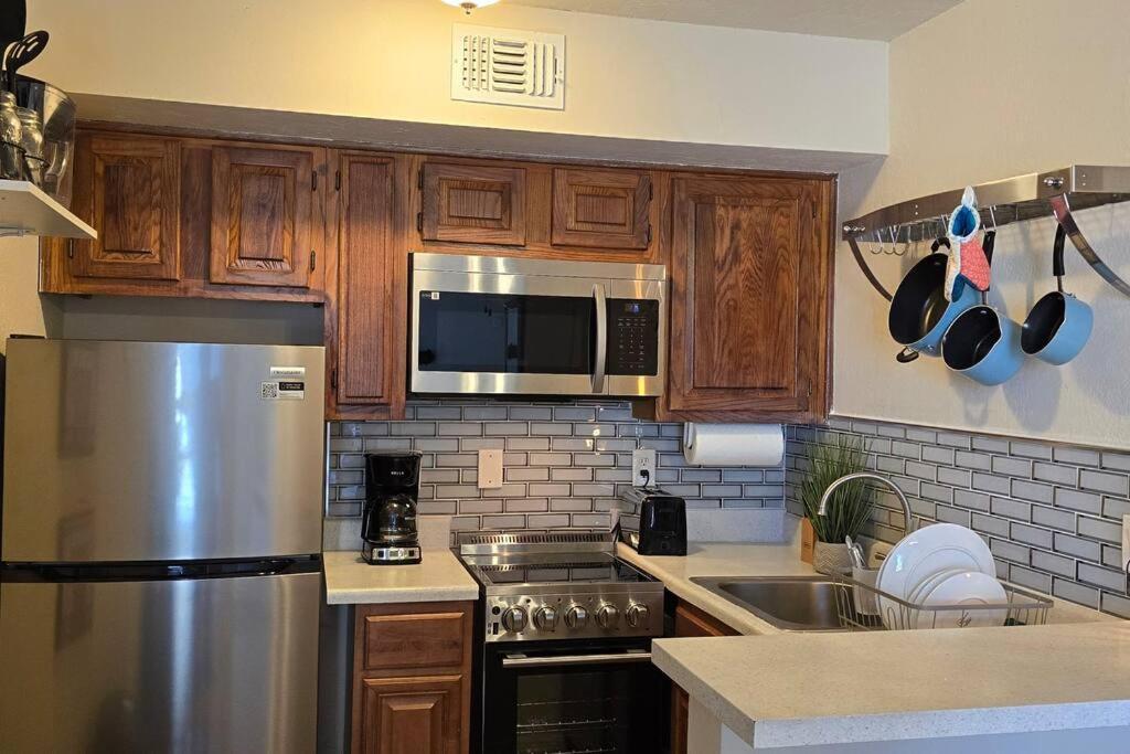 Cozy Updated Cove Of Heaven, 5Mins To Lake Hefner! โอคลาโฮมาซิตี้ ภายนอก รูปภาพ
