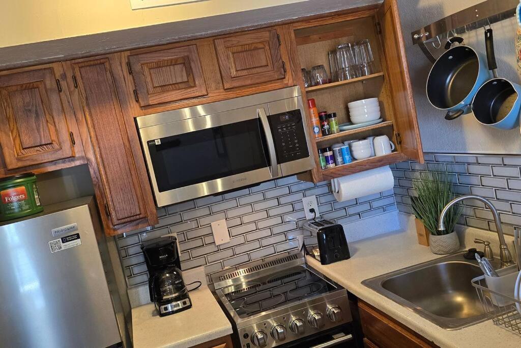Cozy Updated Cove Of Heaven, 5Mins To Lake Hefner! โอคลาโฮมาซิตี้ ภายนอก รูปภาพ